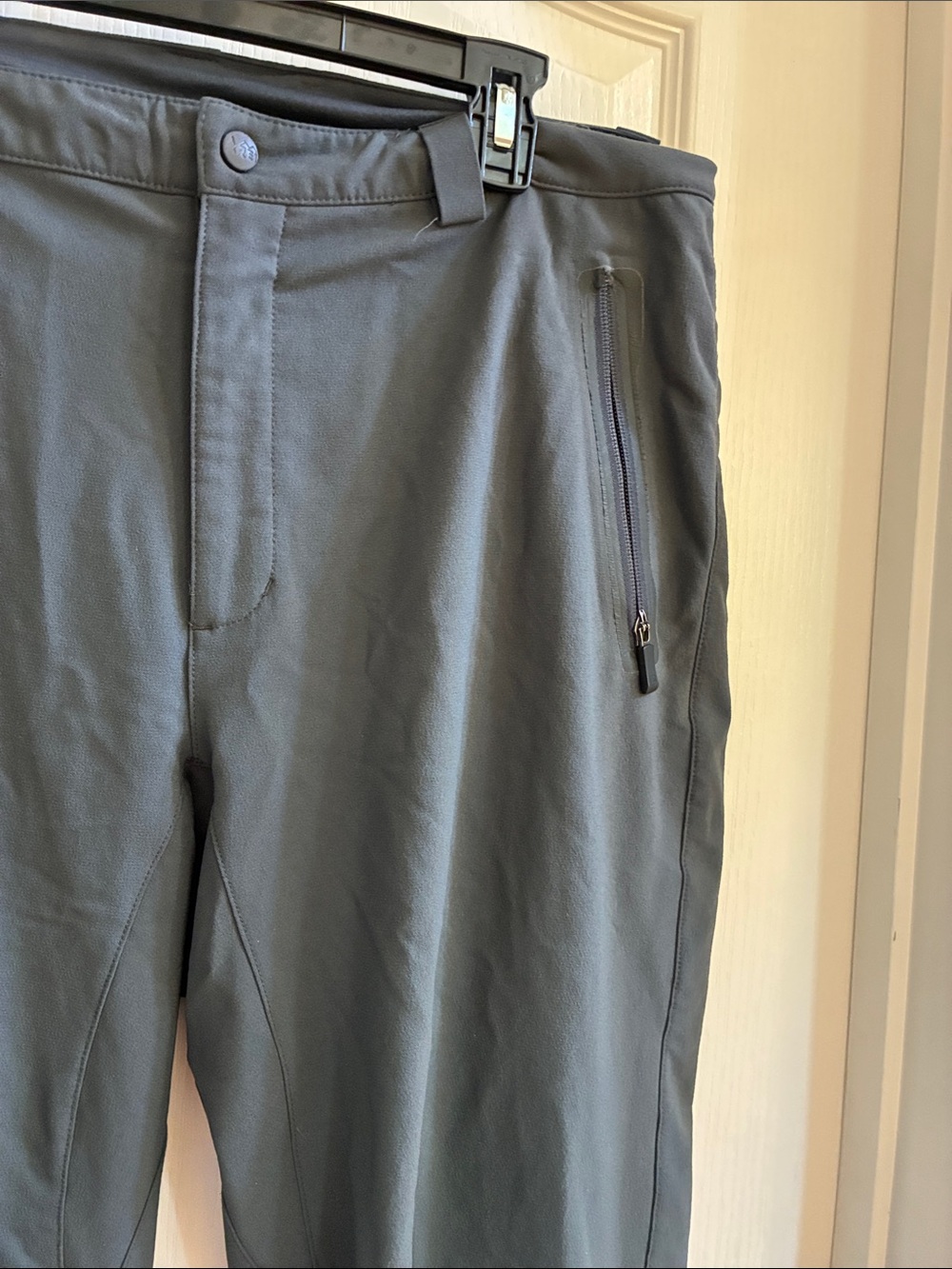 👏🏻GET OUT & HIKE IN THESE REI Men's 36x32 Lightweight HIKING Pants Gray w/ZIPS - Picture 4 of 10
